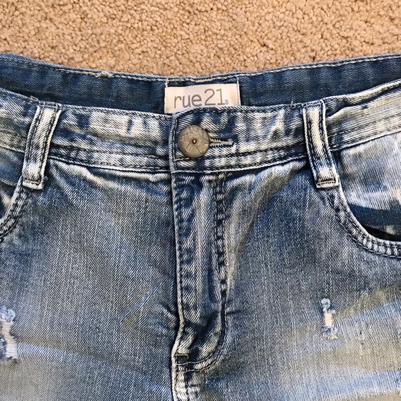Rue 21 High Waist Distressed Denim Shorts Womens Size 7 Lace Peekaboo Pockets - Picture 6 of 14